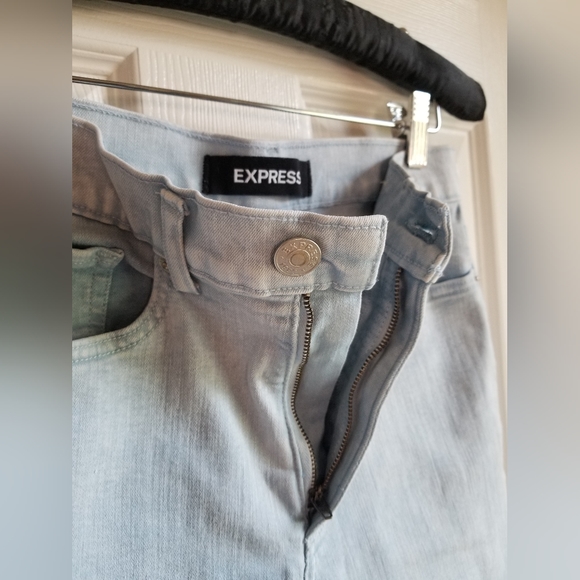 High Waisted Light Wash Raw Hem Cropped Flare Jeans size 4 - Picture 3 of 8